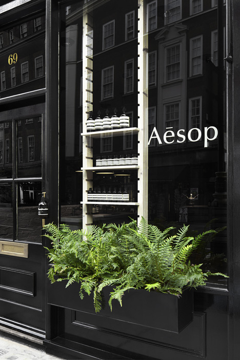 Aesop-Marylebone_dezeen_6