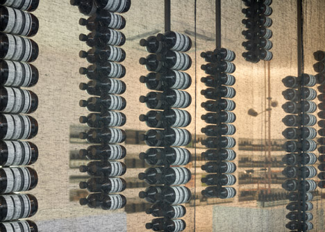 Aesop-store-in-Kyoto-by-Simplicity_dezeen_10