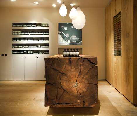 Aesop_Bibliotekstan_by_In_Praise_of_Shadows_dezeen_468_3