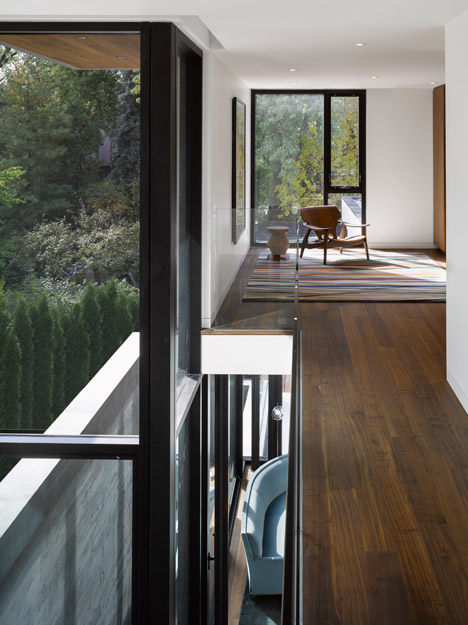 Moore_park_residence_by_Drew_Mandel_Architects_dezeen_468_7