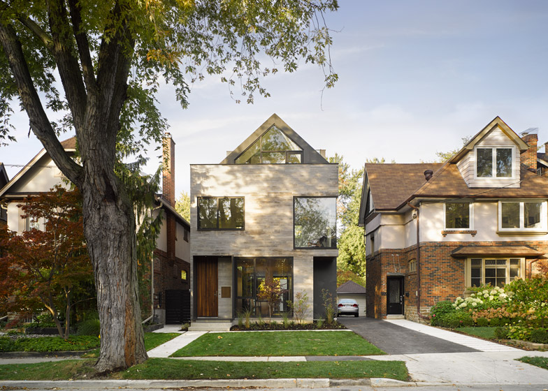Moore_park_residence_by_Drew_Mandel_Architects_dezeen_784_0