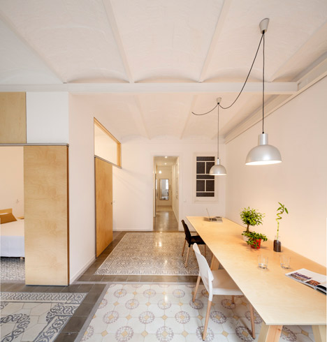 Eixample-apartment-renovation-in-Barcelona-by-Adrian-Elizalde_dezeen_468_4